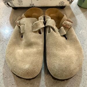 Birkenstock Boston Soft Footed Taupe Suede Mule Clog - size 39